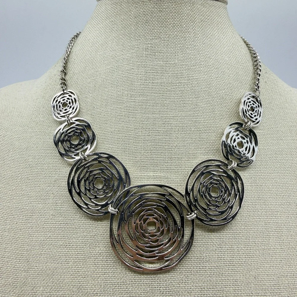 Necklace Silver Tone Spiral Rose Disc Statement Vintage Floral Boho Bib Chain